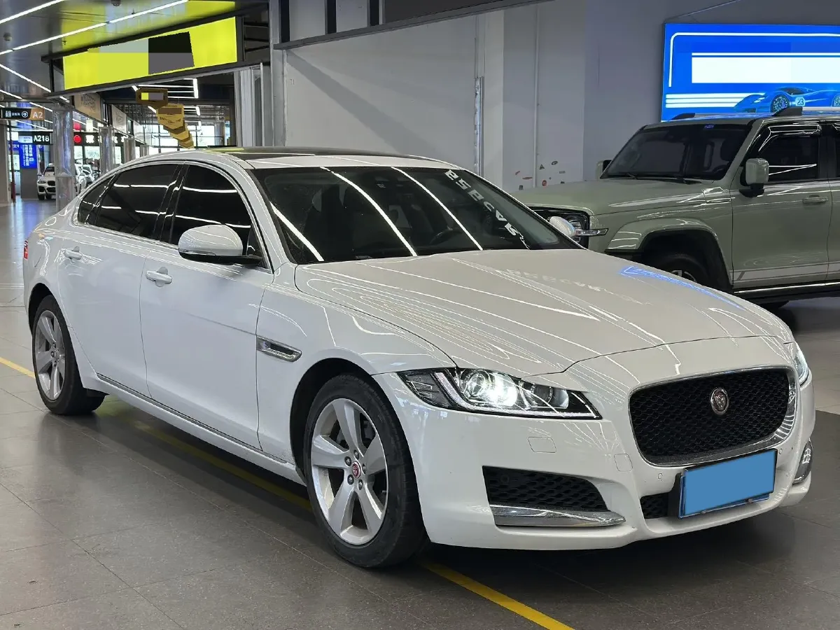 2020 Jaguar XFL 2.0T 200HP L4 8AT,autocango,china used car exporter,china ev exporter,chinese used car exporter,chinese used ev exporter