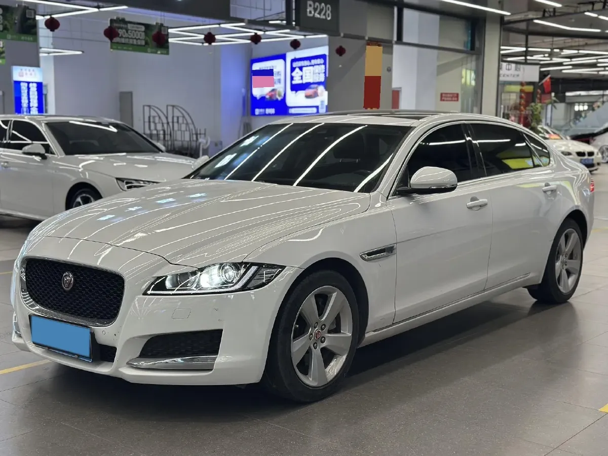2020 Jaguar XFL 2.0T 200HP L4 8AT,autocango,china used car exporter,china ev exporter,chinese used car exporter,chinese used ev exporter