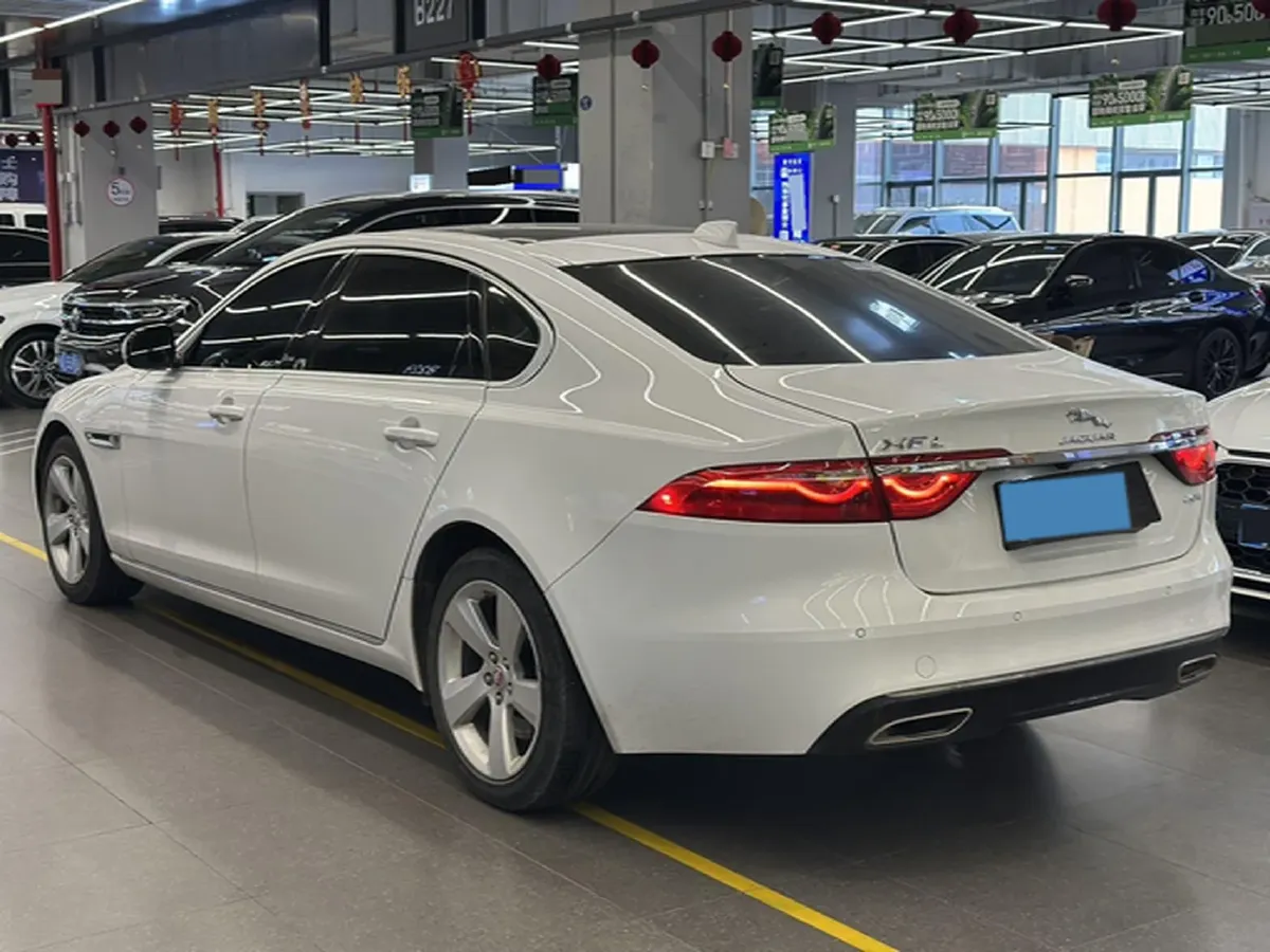 2020 Jaguar XFL 2.0T 200HP L4 8AT,autocango,china used car exporter,china ev exporter,chinese used car exporter,chinese used ev exporter