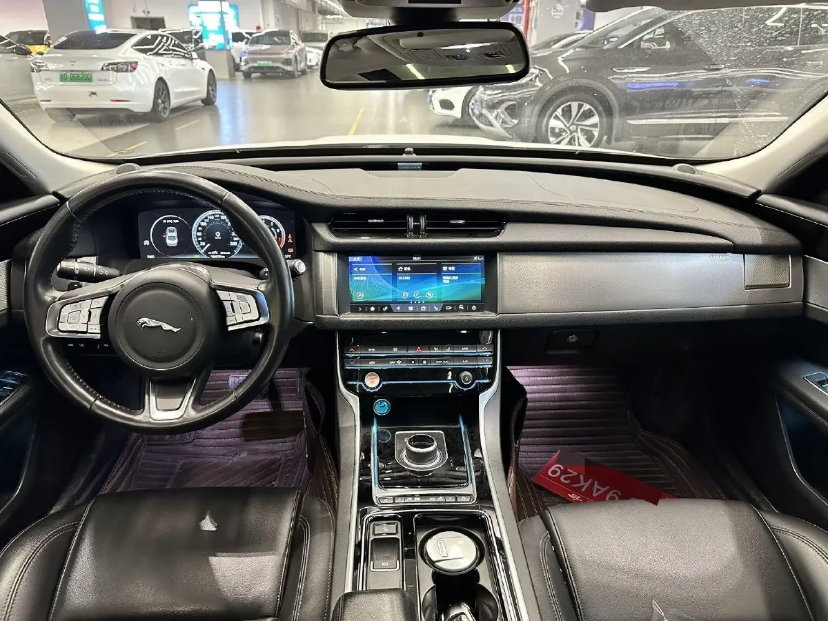 2020 Jaguar XFL 2.0T 200HP L4 8AT,autocango,china used car exporter,china ev exporter,chinese used car exporter,chinese used ev exporter
