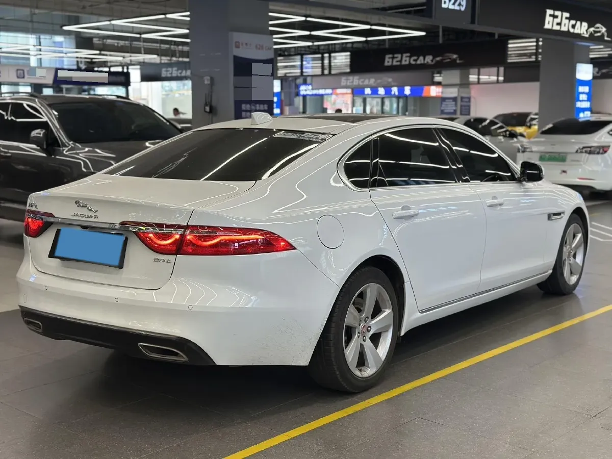 2020 Jaguar XFL 2.0T 200HP L4 8AT,autocango,china used car exporter,china ev exporter,chinese used car exporter,chinese used ev exporter