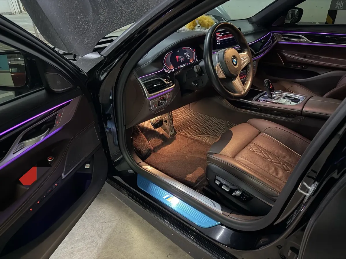 2021 BMW 7 Series 3.0T 340HP L6 8AT,autocango,china used car exporter,china ev exporter,chinese used car exporter,chinese used ev exporter