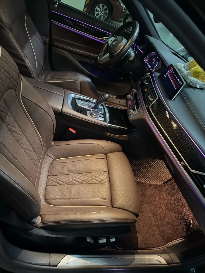 2021 BMW 7 Series 3.0T 340HP L6 8AT,autocango,china used car exporter,china ev exporter,chinese used car exporter,chinese used ev exporter