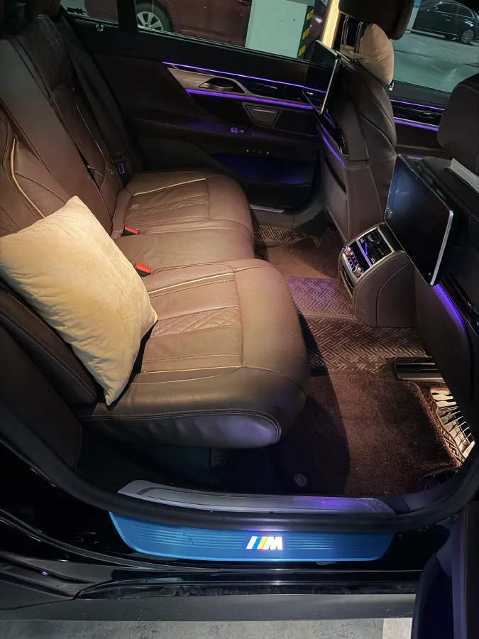 2021 BMW 7 Series 3.0T 340HP L6 8AT,autocango,china used car exporter,china ev exporter,chinese used car exporter,chinese used ev exporter