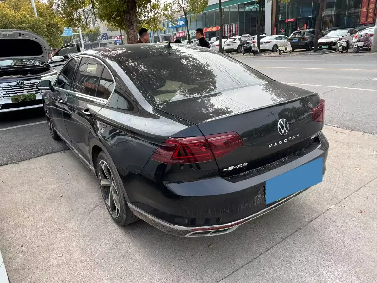 2023 Volkswagen Magotan 2.0T 186HP L4 7DCT,autocango,china used car exporter,china ev exporter,chinese used car exporter,chinese used ev exporter
