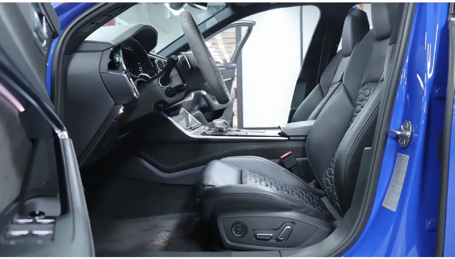 2021 Audi RS 6 4.0T 600HP V8 8AT,autocango,china used car exporter,china ev exporter,chinese used car exporter,chinese used ev exporter