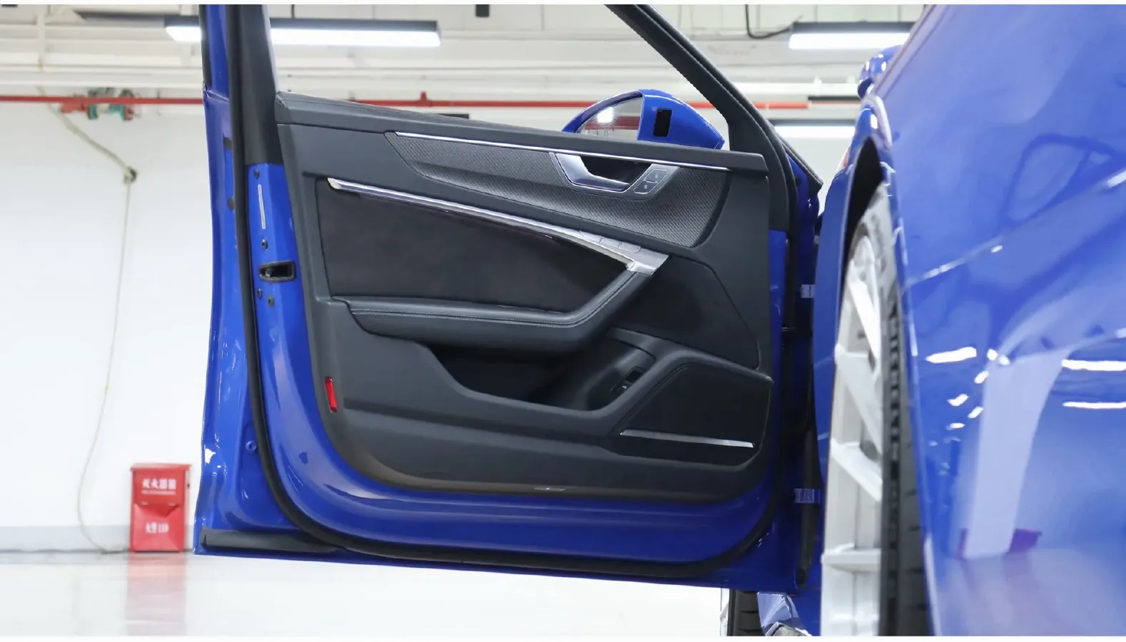 2021 Audi RS 6 4.0T 600HP V8 8AT,autocango,china used car exporter,china ev exporter,chinese used car exporter,chinese used ev exporter