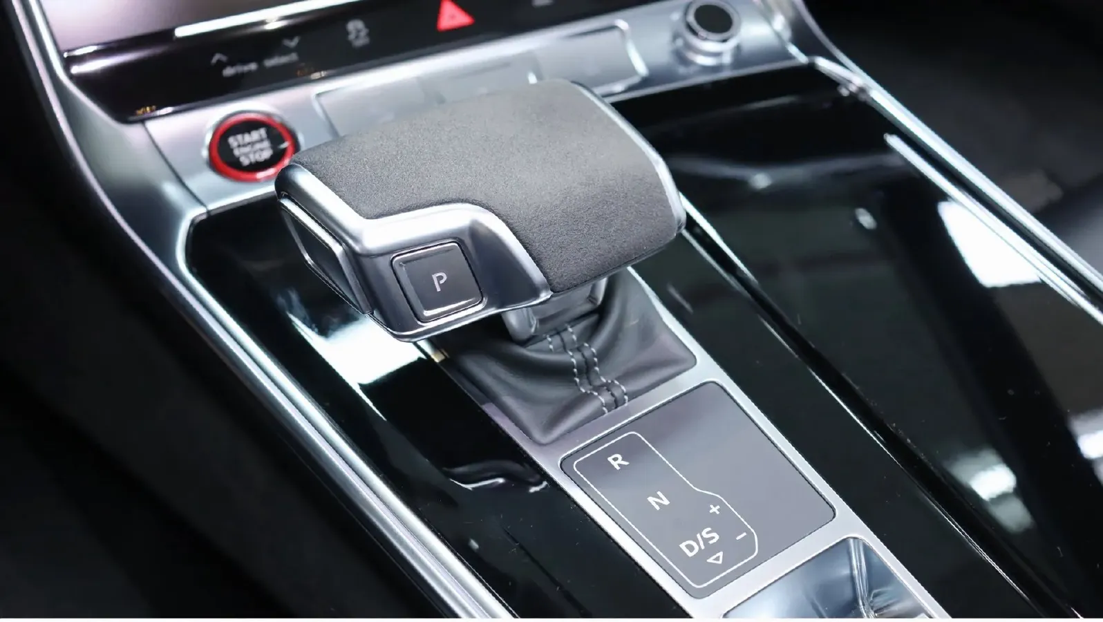 2021 Audi RS 6 4.0T 600HP V8 8AT,autocango,china used car exporter,china ev exporter,chinese used car exporter,chinese used ev exporter