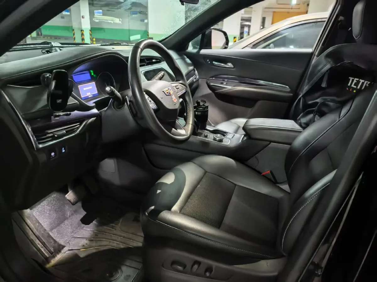 2022 Cadillac XT4 2.0T 237HP L4 9AT,autocango,china used car exporter,china ev exporter,chinese used car exporter,chinese used ev exporter