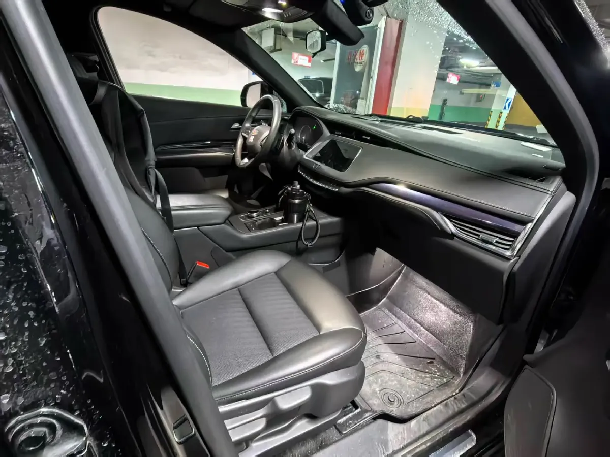 2022 Cadillac XT4 2.0T 237HP L4 9AT,autocango,china used car exporter,china ev exporter,chinese used car exporter,chinese used ev exporter