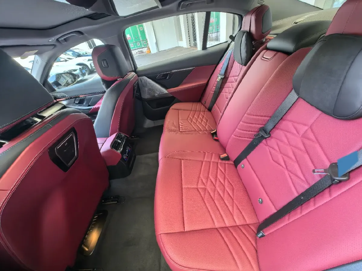 2025 BMW i5 BEV 96.96KWH,autocango,china used car exporter,china ev exporter,chinese used car exporter,chinese used ev exporter