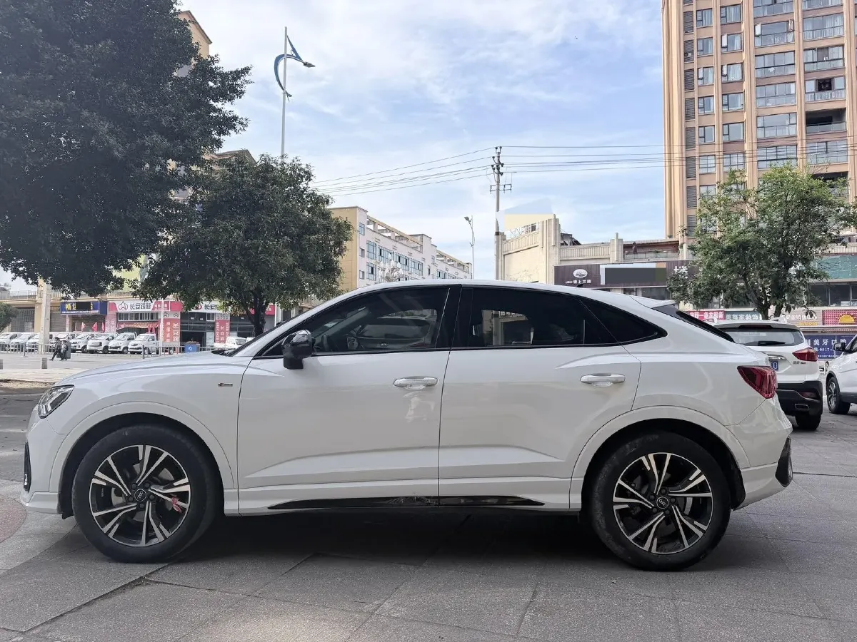 2022 Audi Q3 Sportback 2.0T 186HP L4 7DCT,autocango,china used car exporter,china ev exporter,chinese used car exporter,chinese used ev exporter