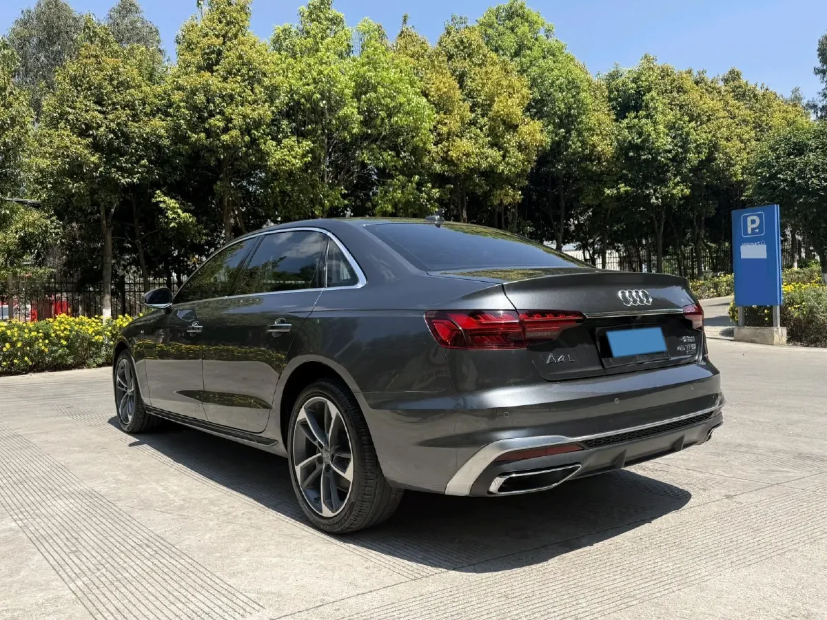 2020 Audi A4L 2.0T 190HP L4 7DCT,autocango,china used car exporter,china ev exporter,chinese used car exporter,chinese used ev exporter