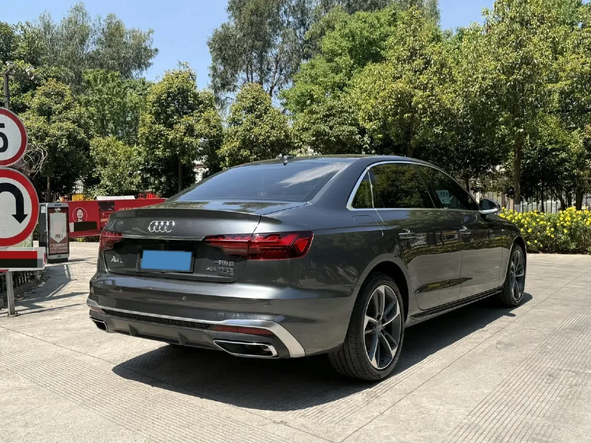 2020 Audi A4L 2.0T 190HP L4 7DCT,autocango,china used car exporter,china ev exporter,chinese used car exporter,chinese used ev exporter