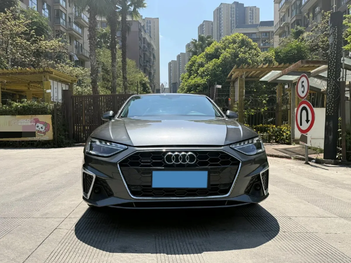 2020 Audi A4L 2.0T 190HP L4 7DCT,autocango,china used car exporter,china ev exporter,chinese used car exporter,chinese used ev exporter