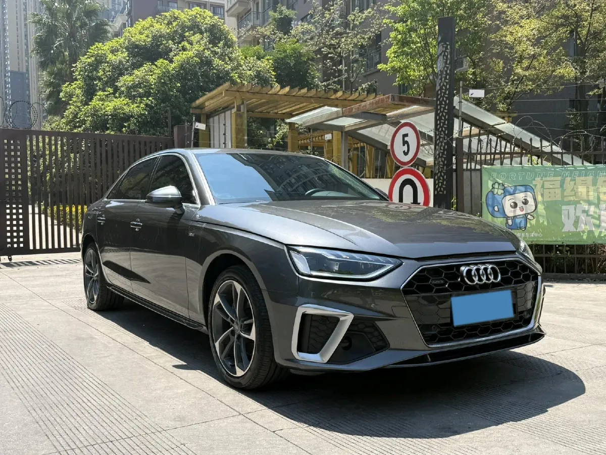 2020 Audi A4L 2.0T 190HP L4 7DCT,autocango,china used car exporter,china ev exporter,chinese used car exporter,chinese used ev exporter