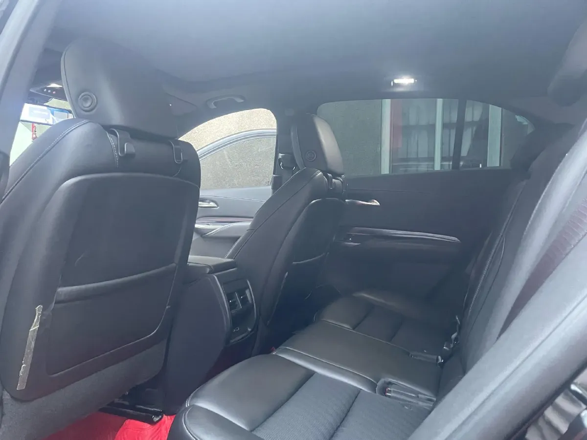 2021 Cadillac XT4 2.0T 237HP L4 9AT,autocango,china used car exporter,china ev exporter,chinese used car exporter,chinese used ev exporter