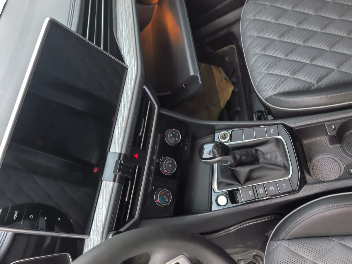 2025 Volkswagen Sagitar 1.5T 160HP L4 7DCT,autocango,china used car exporter,china ev exporter,chinese used car exporter,chinese used ev exporter