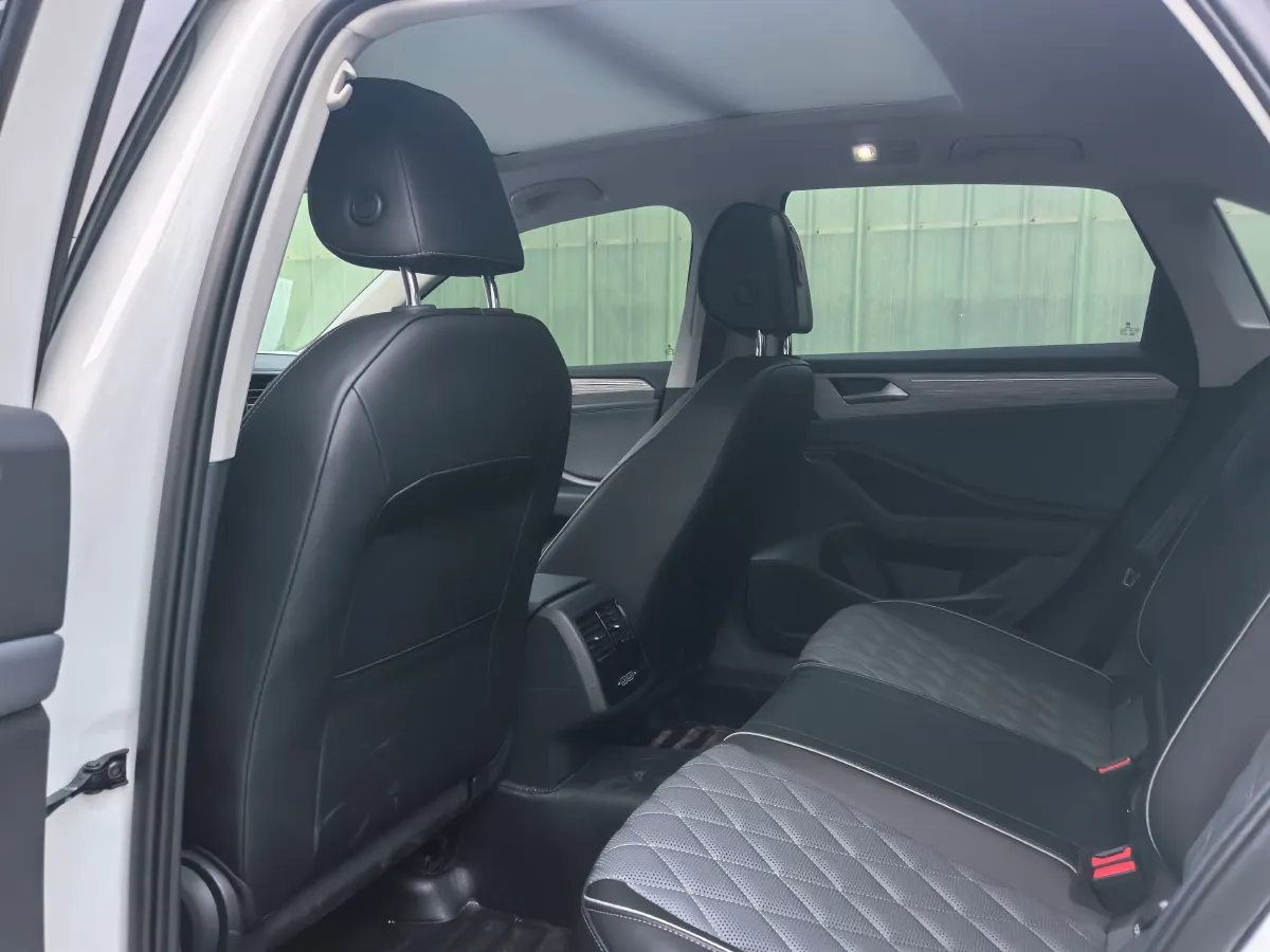 2025 Volkswagen Sagitar 1.5T 160HP L4 7DCT,autocango,china used car exporter,china ev exporter,chinese used car exporter,chinese used ev exporter