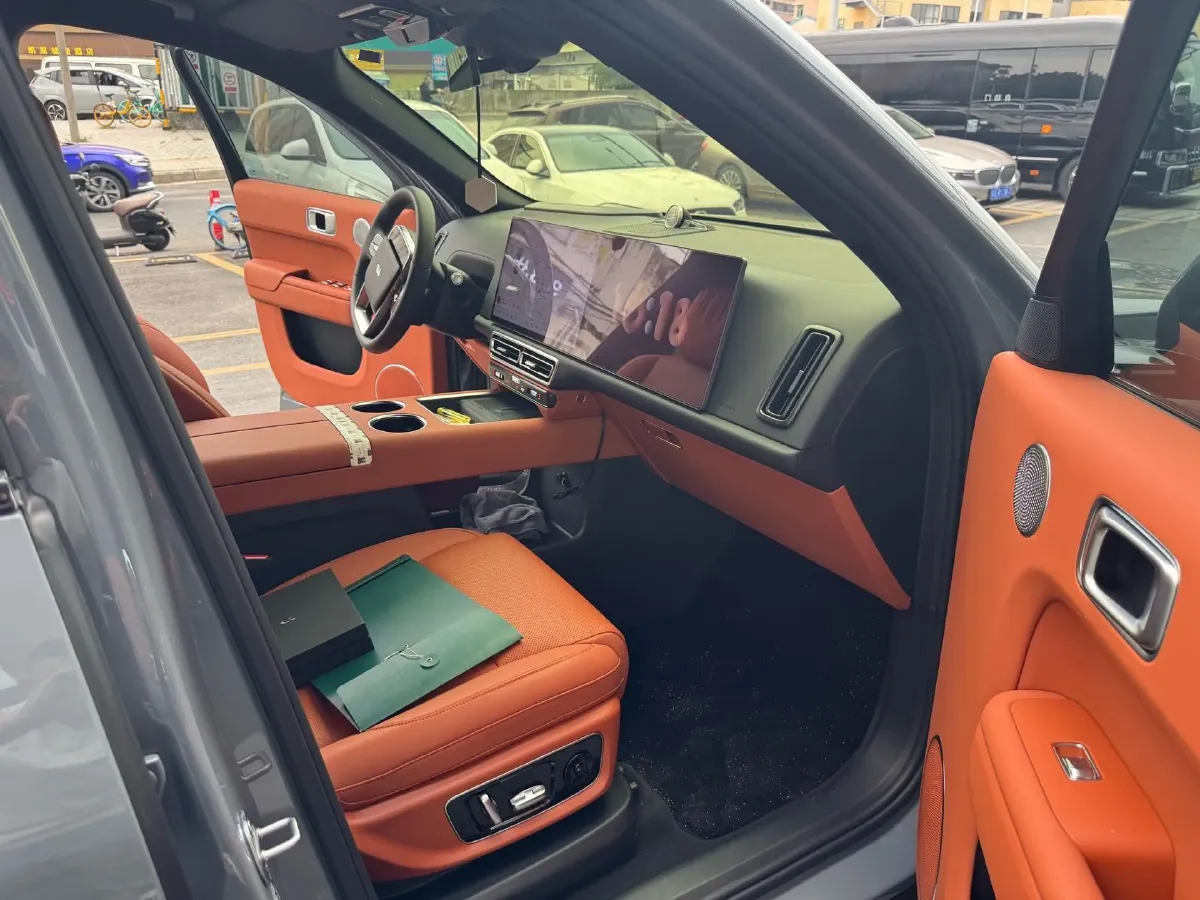 2025 Li L8 Range Extended 154HP REEV,autocango,china used car exporter,china ev exporter,chinese used car exporter,chinese used ev exporter