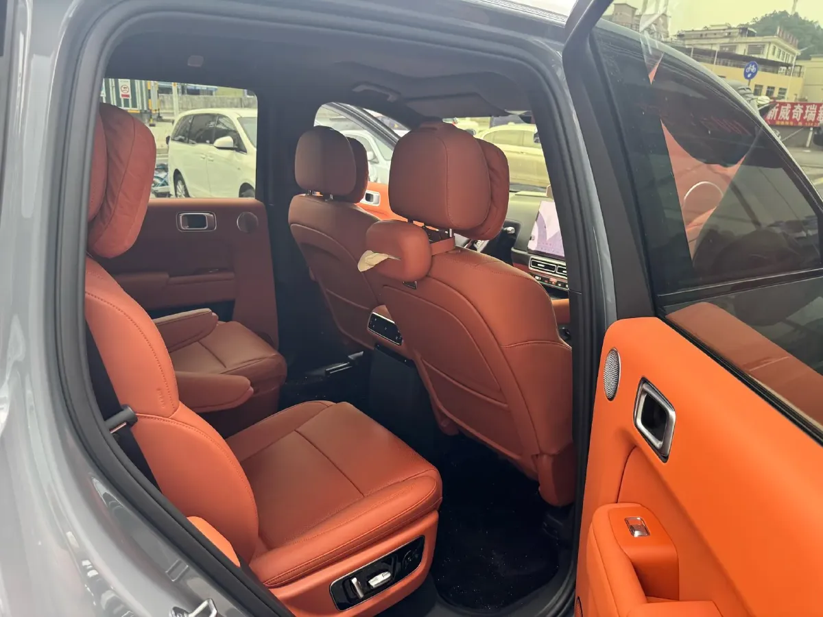 2025 Li L8 Range Extended 154HP REEV,autocango,china used car exporter,china ev exporter,chinese used car exporter,chinese used ev exporter