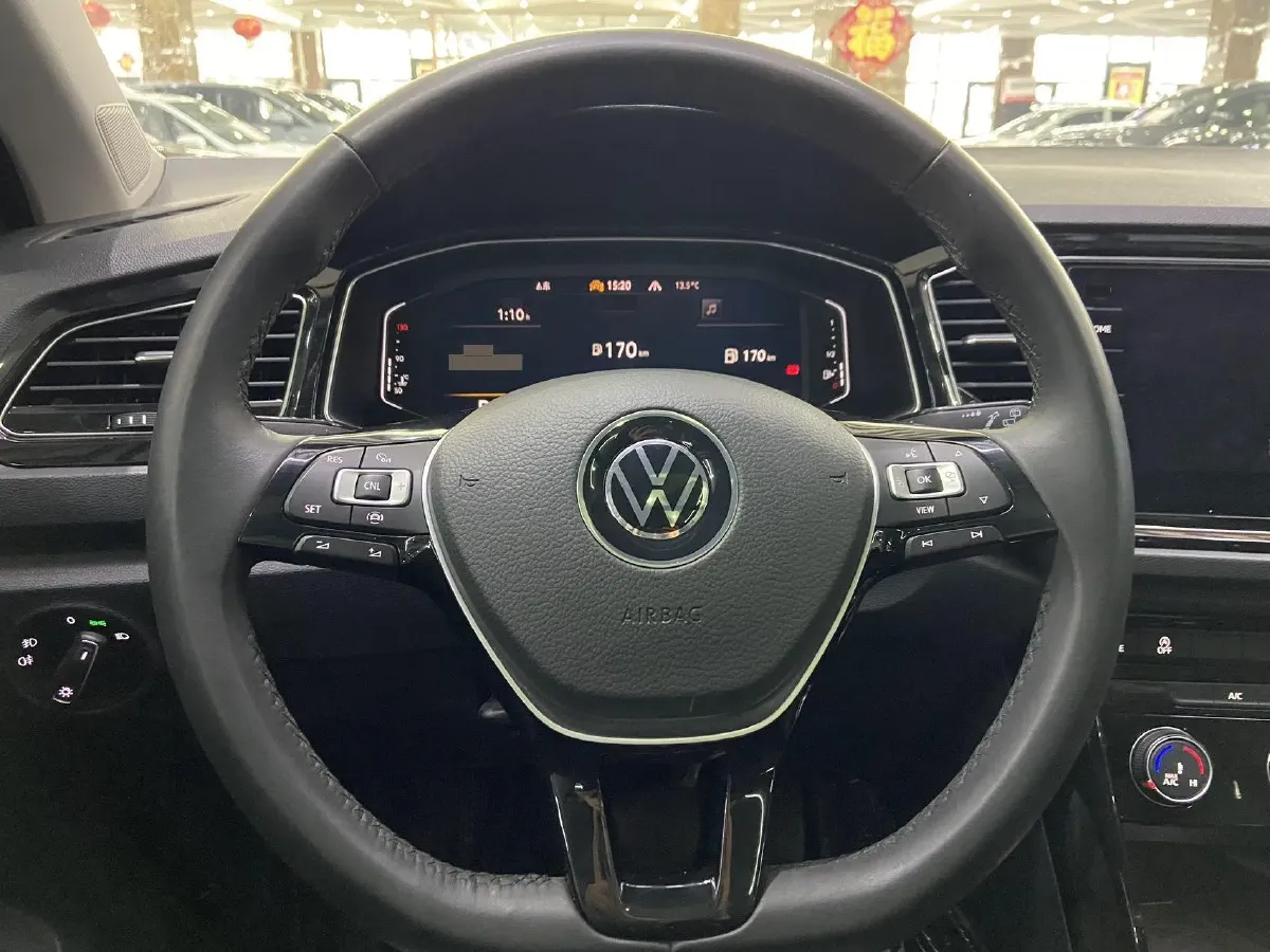 2022 Volkswagen T-Roc 1.4T 150HP L4 7DCT,autocango,china used car exporter,china ev exporter,chinese used car exporter,chinese used ev exporter