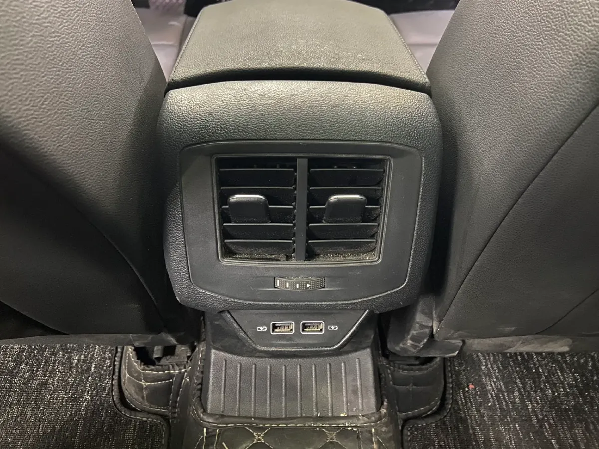 2022 Volkswagen T-Roc 1.4T 150HP L4 7DCT,autocango,china used car exporter,china ev exporter,chinese used car exporter,chinese used ev exporter