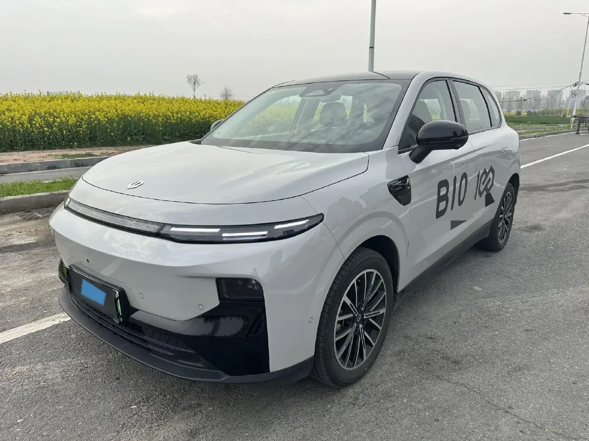 2025 Leapmotor B10 BEV 56.2KWH,autocango,china used car exporter,china ev exporter,chinese used car exporter,chinese used ev exporter