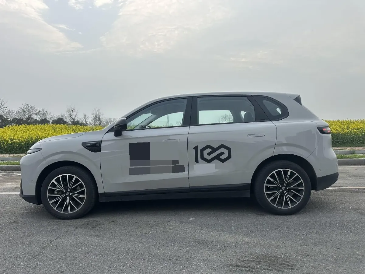 2025 Leapmotor B10 BEV 56.2KWH,autocango,china used car exporter,china ev exporter,chinese used car exporter,chinese used ev exporter