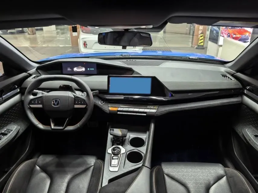 2022 ChangAn UNI-V 2.0T 233HP L4 8AT,autocango,china used car exporter,china ev exporter,chinese used car exporter,chinese used ev exporter