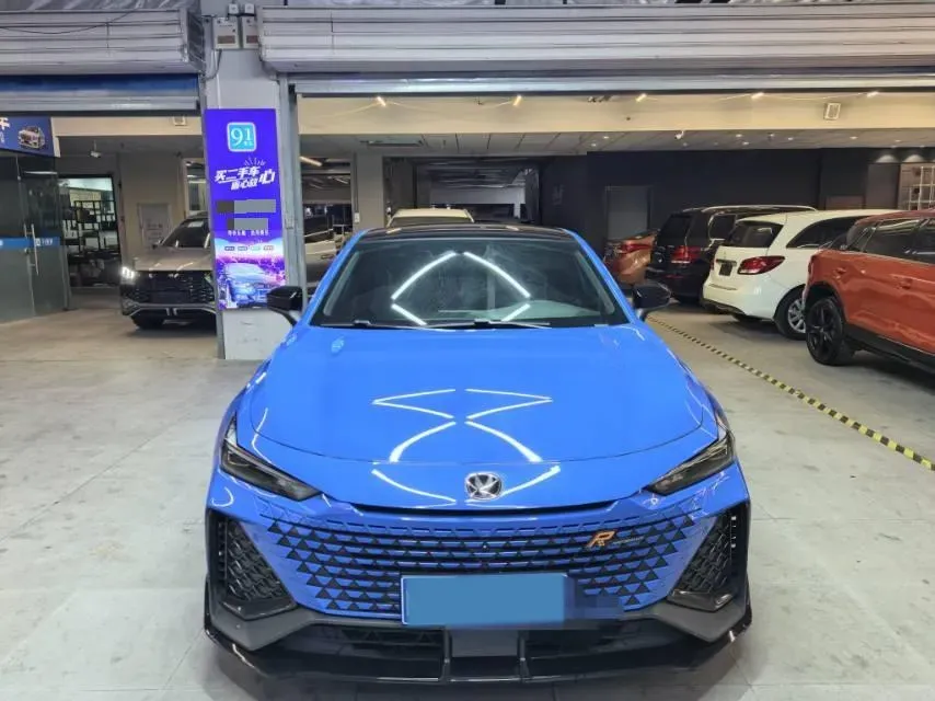 2022 ChangAn UNI-V 2.0T 233HP L4 8AT,autocango,china used car exporter,china ev exporter,chinese used car exporter,chinese used ev exporter