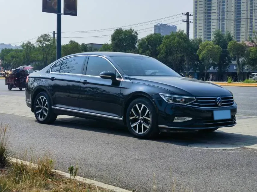 2020 Volkswagen Magotan 2.0T 186HP L4 7DCT,autocango,china used car exporter,china ev exporter,chinese used car exporter,chinese used ev exporter
