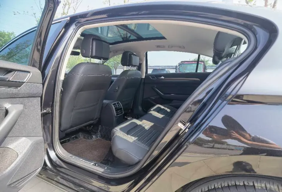 2020 Volkswagen Magotan 2.0T 186HP L4 7DCT,autocango,china used car exporter,china ev exporter,chinese used car exporter,chinese used ev exporter