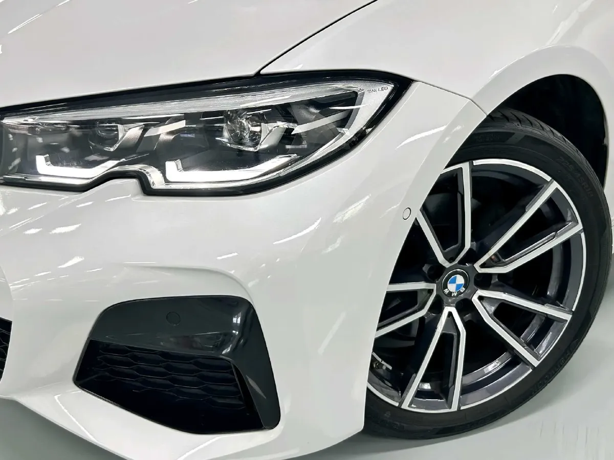2022 BMW 3 Series 2.0T 184HP L4 8AT,autocango,china used car exporter,china ev exporter,chinese used car exporter,chinese used ev exporter
