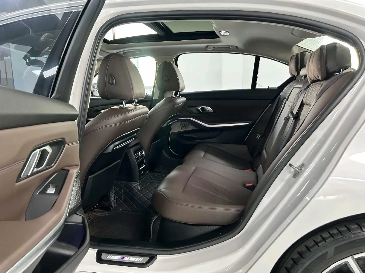 2022 BMW 3 Series 2.0T 184HP L4 8AT,autocango,china used car exporter,china ev exporter,chinese used car exporter,chinese used ev exporter