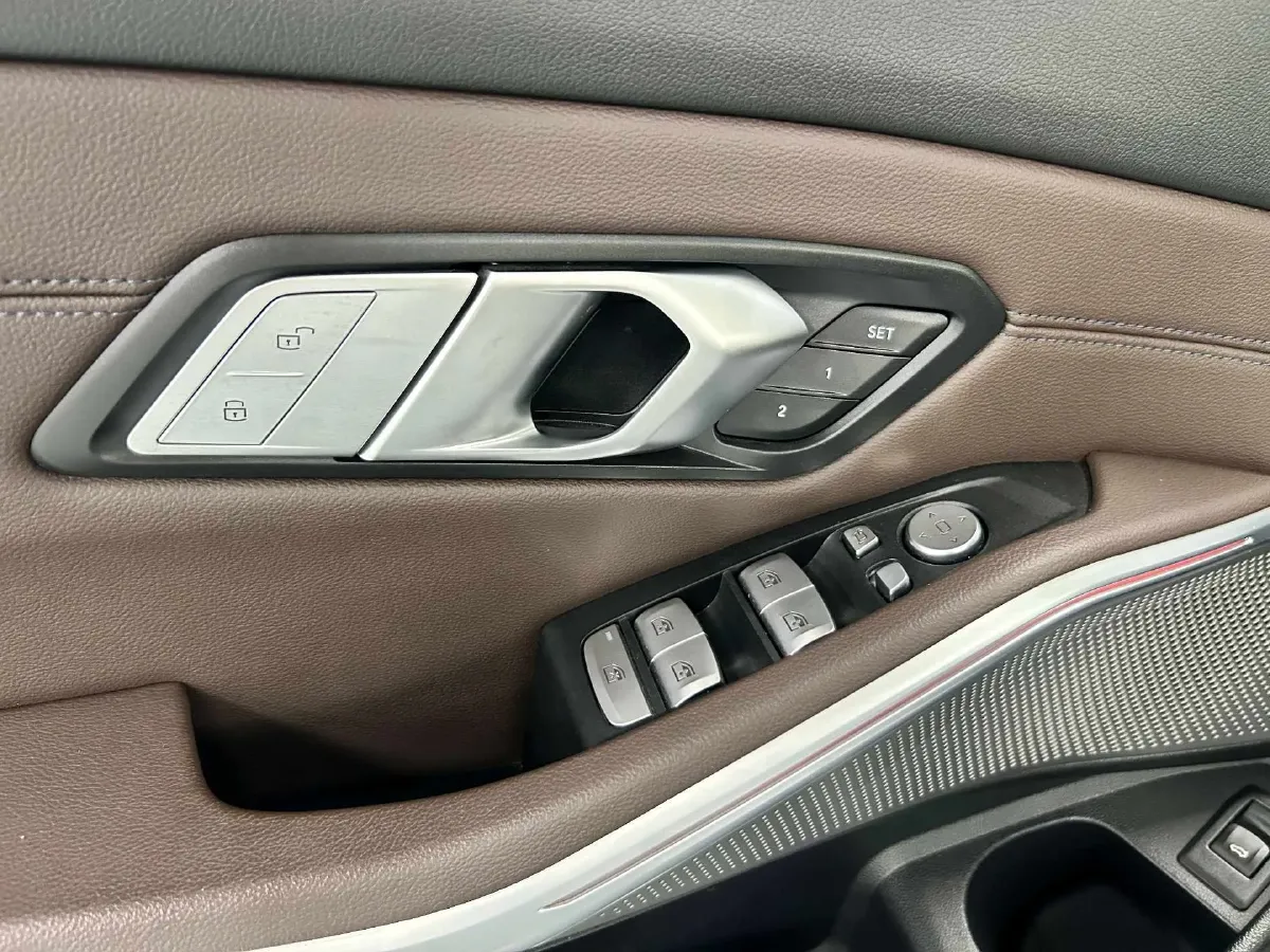 2022 BMW 3 Series 2.0T 184HP L4 8AT,autocango,china used car exporter,china ev exporter,chinese used car exporter,chinese used ev exporter