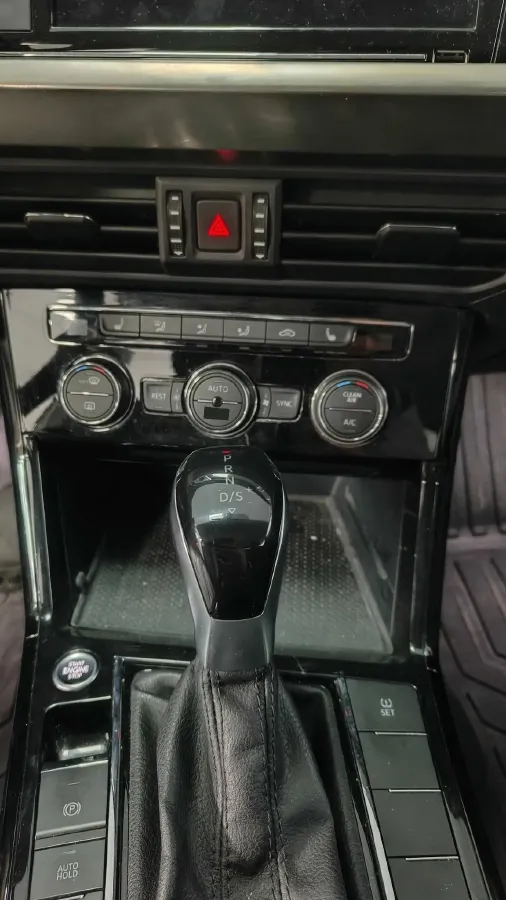 2019 Skoda Kodiak 2.0T 186HP L4 7DCT,autocango,china used car exporter,china ev exporter,chinese used car exporter,chinese used ev exporter