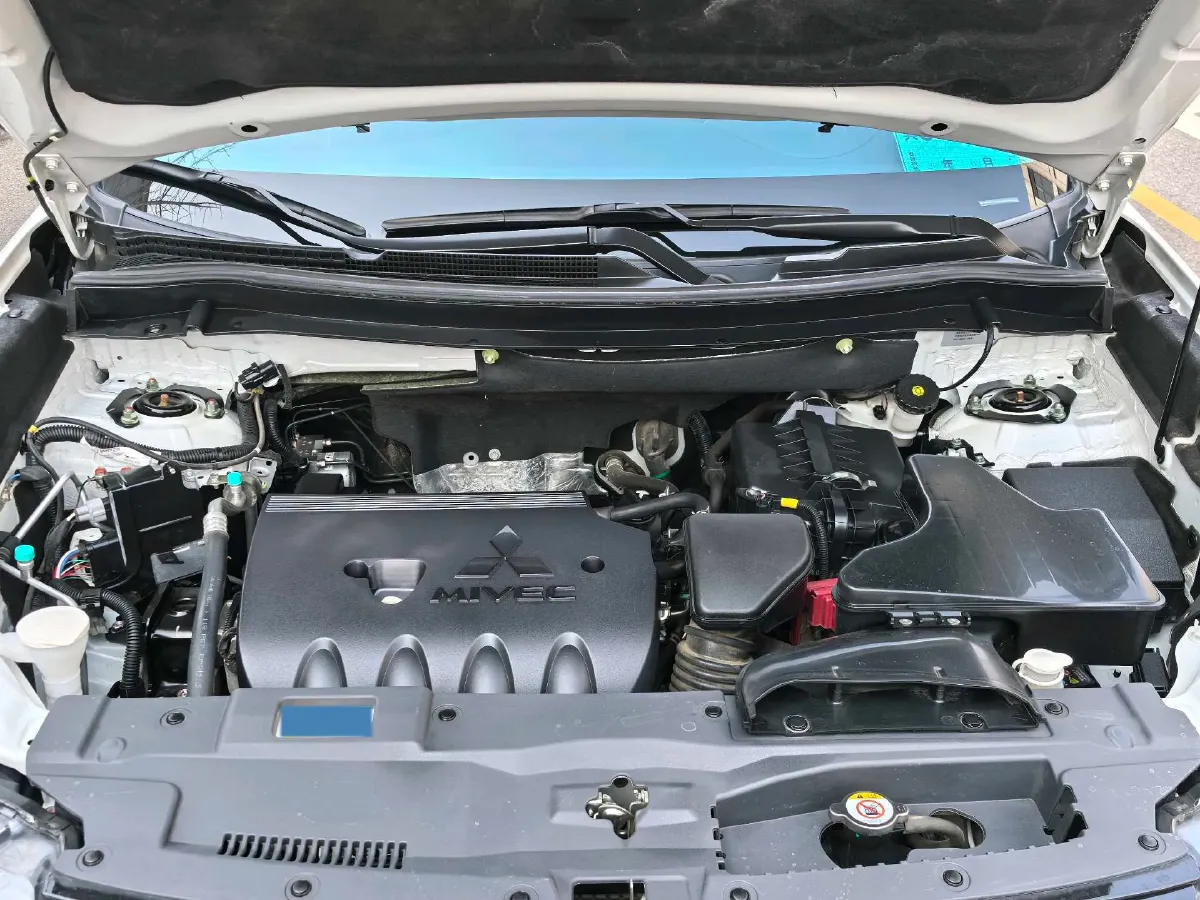 2021 Mitsubishi Outlander 2.0L 166HP L4 CVT,autocango,china used car exporter,china ev exporter,chinese used car exporter,chinese used ev exporter