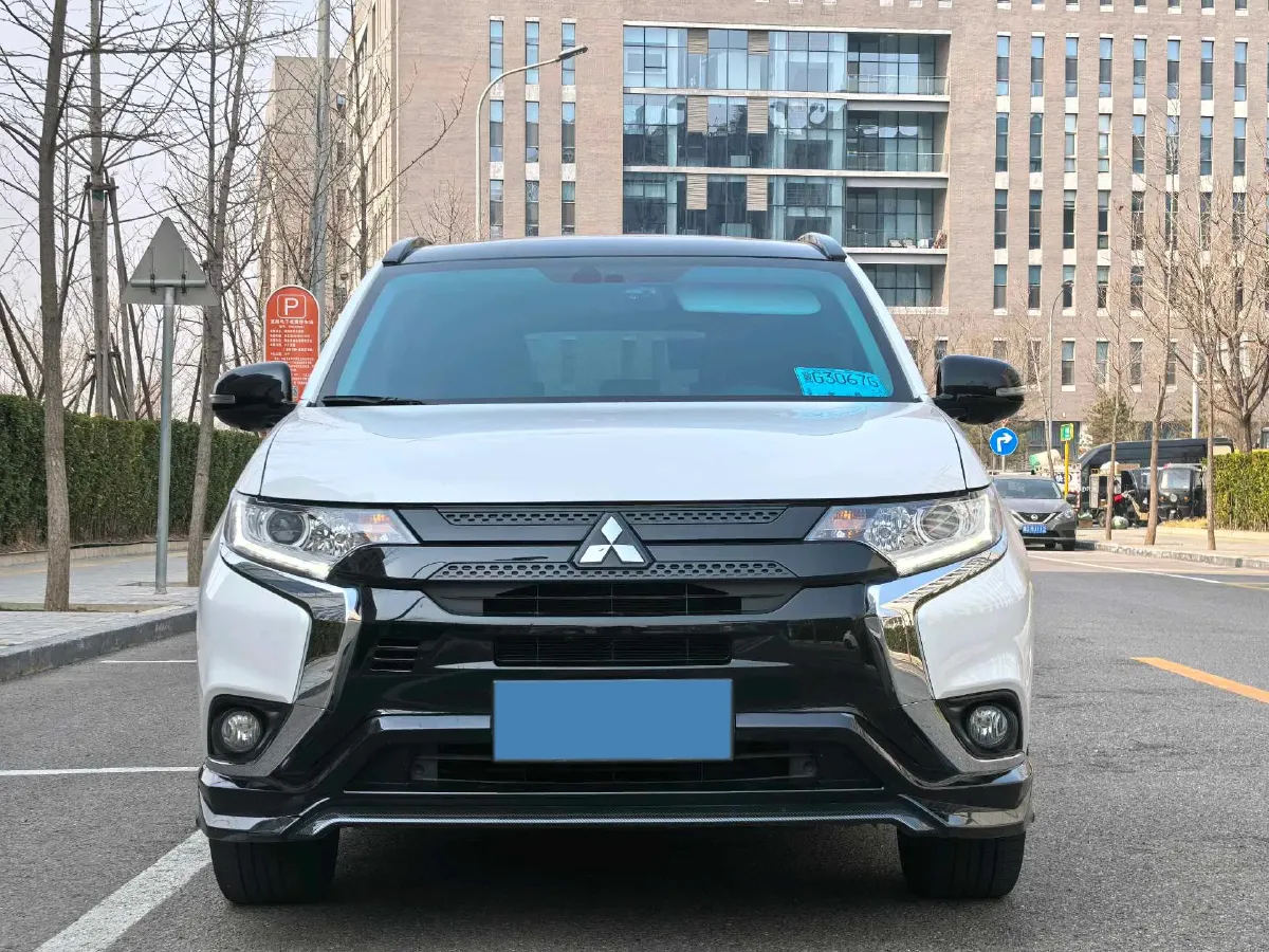 2021 Mitsubishi Outlander 2.0L 166HP L4 CVT,autocango,china used car exporter,china ev exporter,chinese used car exporter,chinese used ev exporter