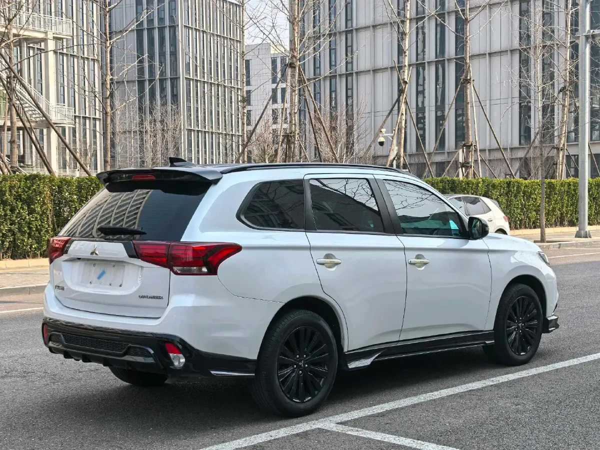 2021 Mitsubishi Outlander 2.0L 166HP L4 CVT,autocango,china used car exporter,china ev exporter,chinese used car exporter,chinese used ev exporter