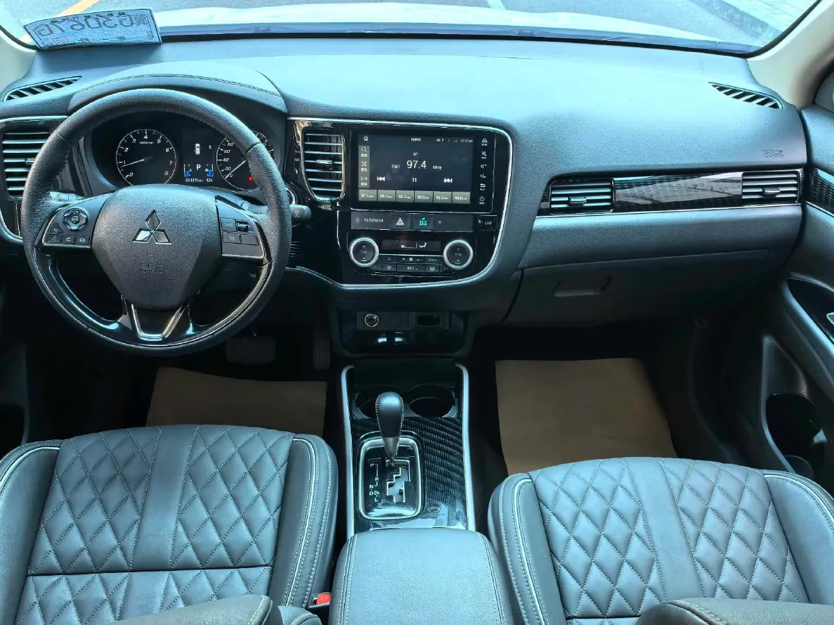 2021 Mitsubishi Outlander 2.0L 166HP L4 CVT,autocango,china used car exporter,china ev exporter,chinese used car exporter,chinese used ev exporter