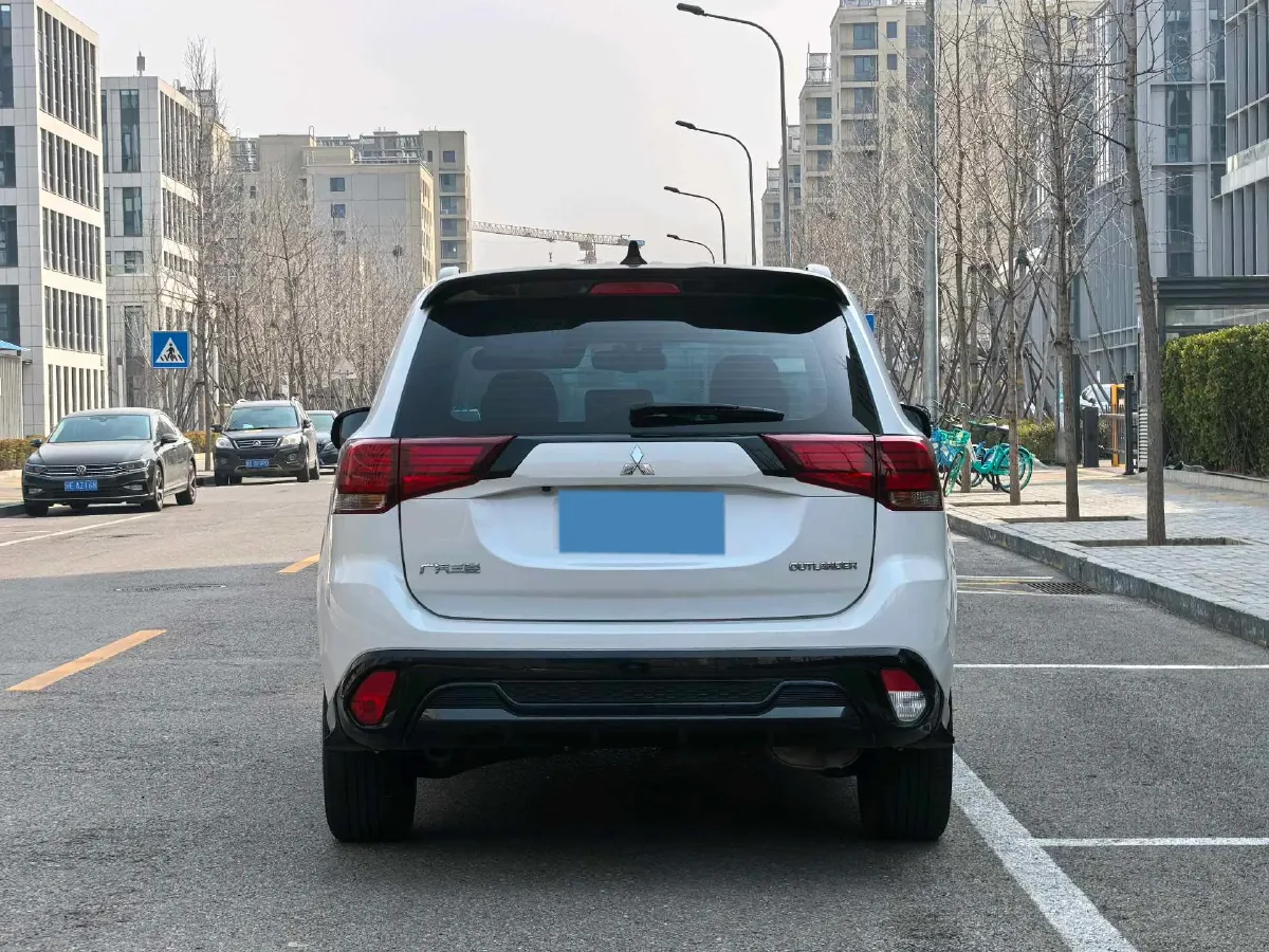 2021 Mitsubishi Outlander 2.0L 166HP L4 CVT,autocango,china used car exporter,china ev exporter,chinese used car exporter,chinese used ev exporter