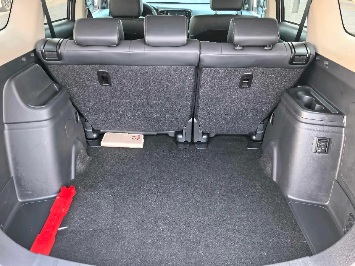 2021 Mitsubishi Outlander 2.0L 166HP L4 CVT,autocango,china used car exporter,china ev exporter,chinese used car exporter,chinese used ev exporter