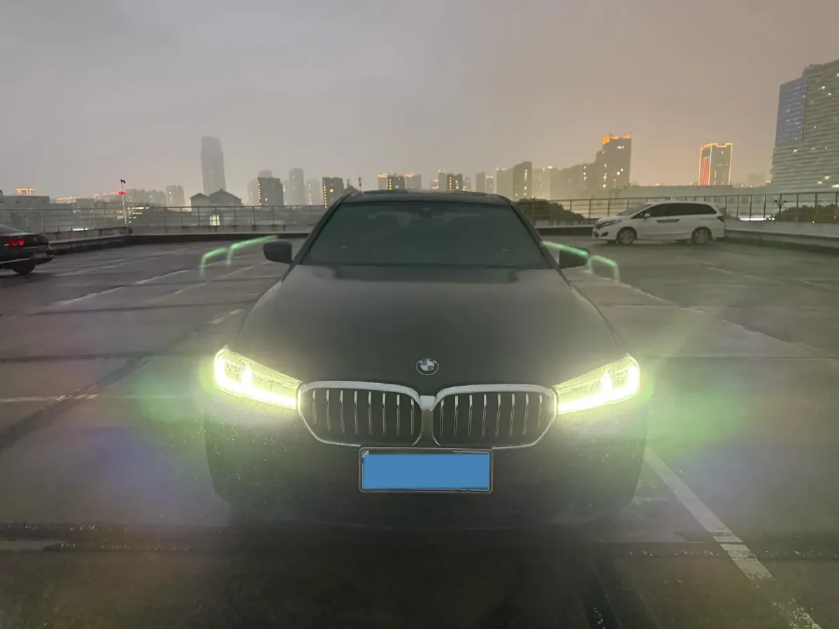 2023 BMW 5 Series 2.0T 245HP L4 8AT,autocango,china used car exporter,china ev exporter,chinese used car exporter,chinese used ev exporter