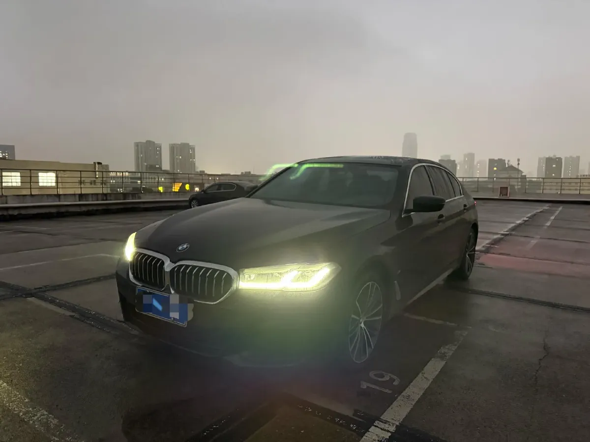 2023 BMW 5 Series 2.0T 245HP L4 8AT,autocango,china used car exporter,china ev exporter,chinese used car exporter,chinese used ev exporter