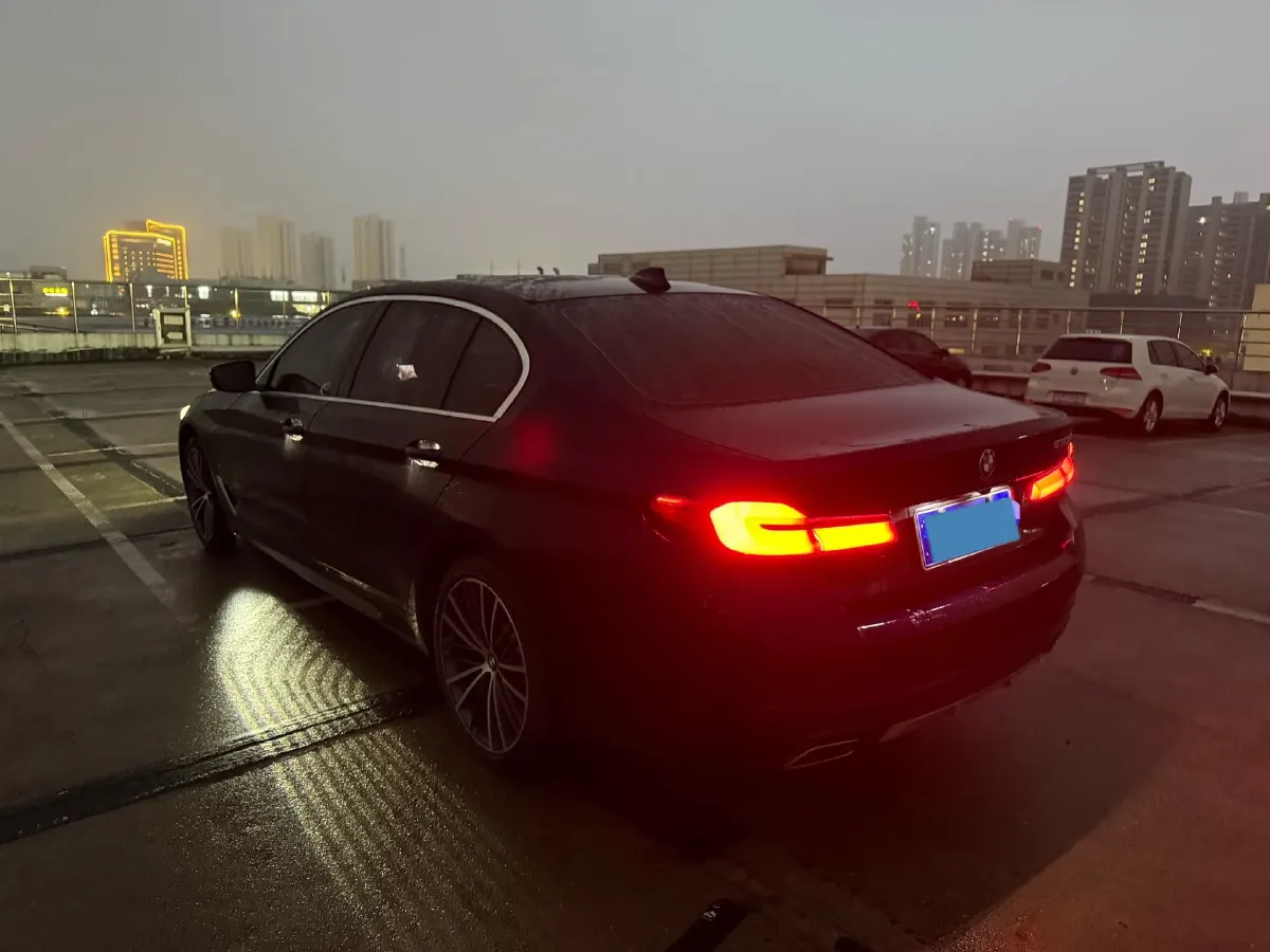 2023 BMW 5 Series 2.0T 245HP L4 8AT,autocango,china used car exporter,china ev exporter,chinese used car exporter,chinese used ev exporter