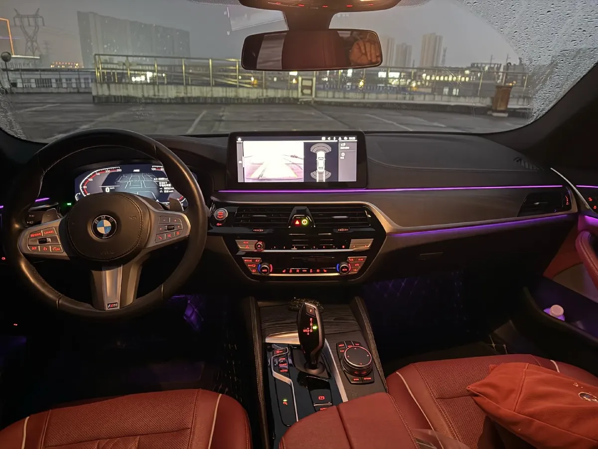 2023 BMW 5 Series 2.0T 245HP L4 8AT,autocango,china used car exporter,china ev exporter,chinese used car exporter,chinese used ev exporter
