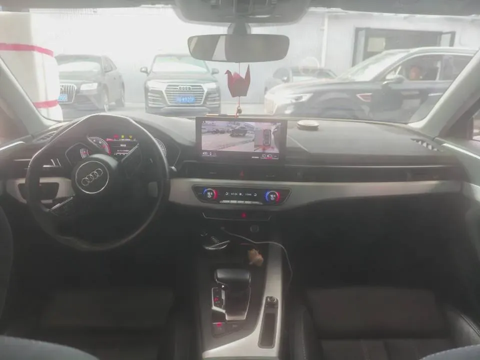 2022 Audi A4L 2.0T 190HP L4 7DCT,autocango,china used car exporter,china ev exporter,chinese used car exporter,chinese used ev exporter