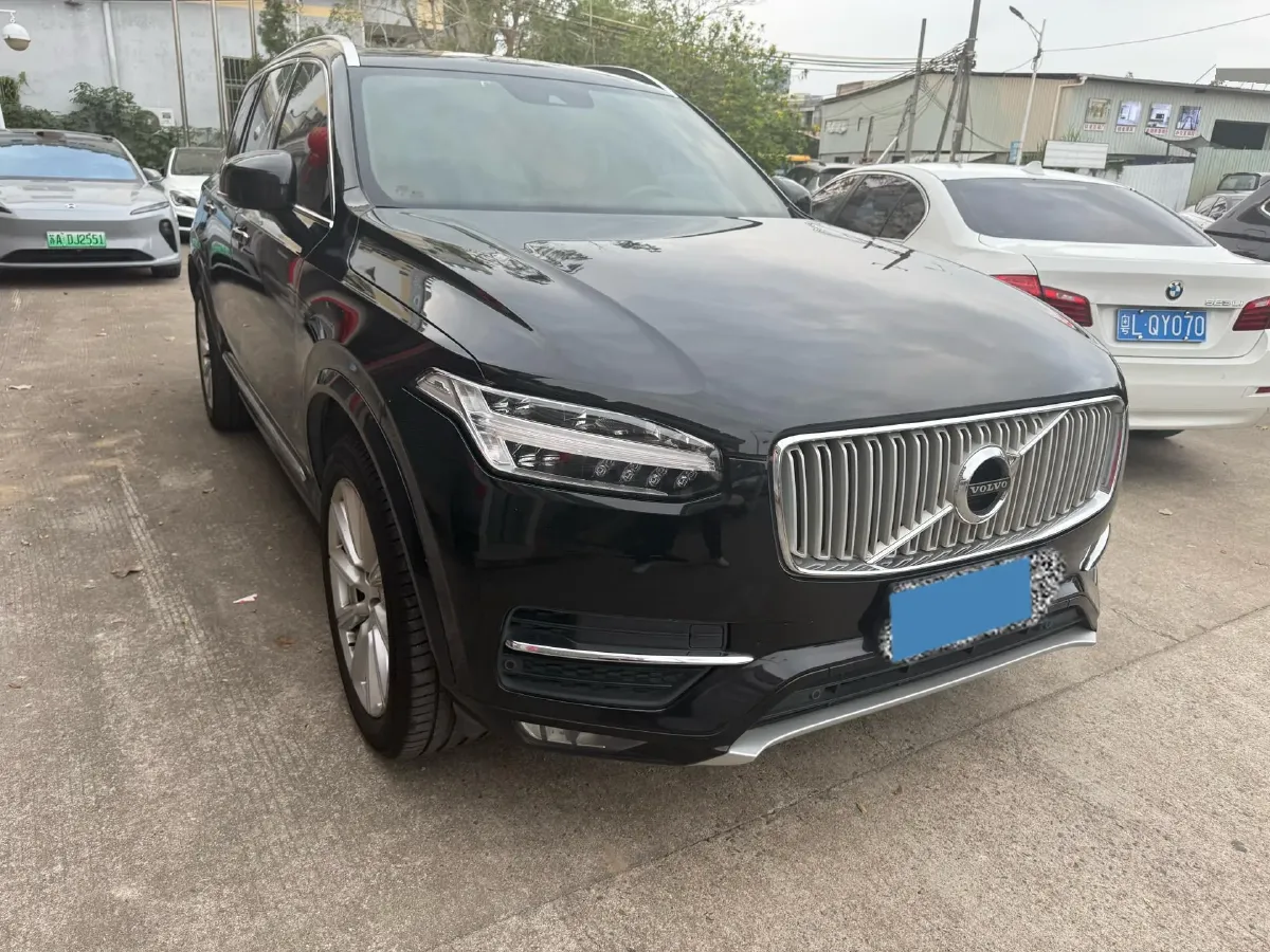 2019 Volvo XC90 2.0T 254HP L4 8AT,autocango,china used car exporter,china ev exporter,chinese used car exporter,chinese used ev exporter