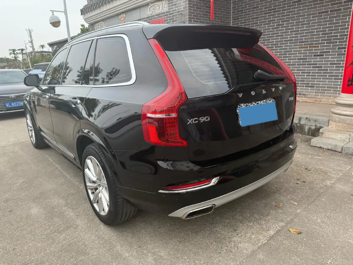 2019 Volvo XC90 2.0T 254HP L4 8AT,autocango,china used car exporter,china ev exporter,chinese used car exporter,chinese used ev exporter